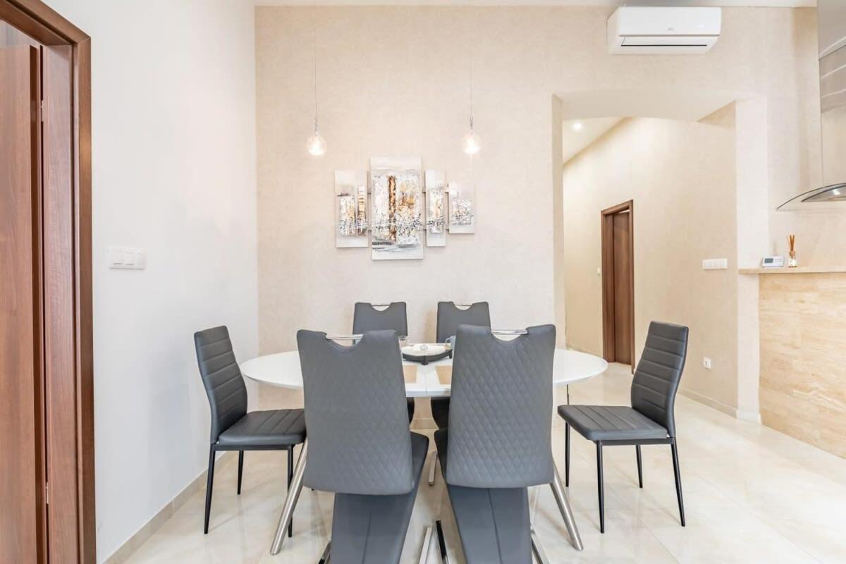 부다페스트 Splendid Perfectly Located Flat With Sauna 아파트 외부 사진