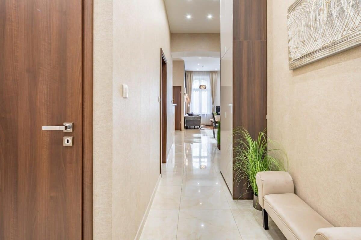 부다페스트 Splendid Perfectly Located Flat With Sauna 아파트 외부 사진